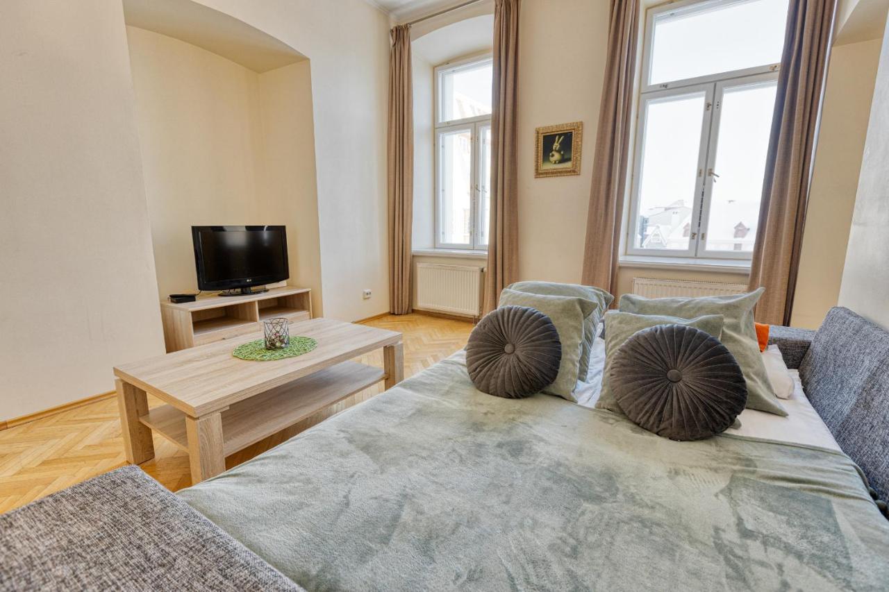 Historic Residence Apartments At Old Town Tallinn Exteriör bild