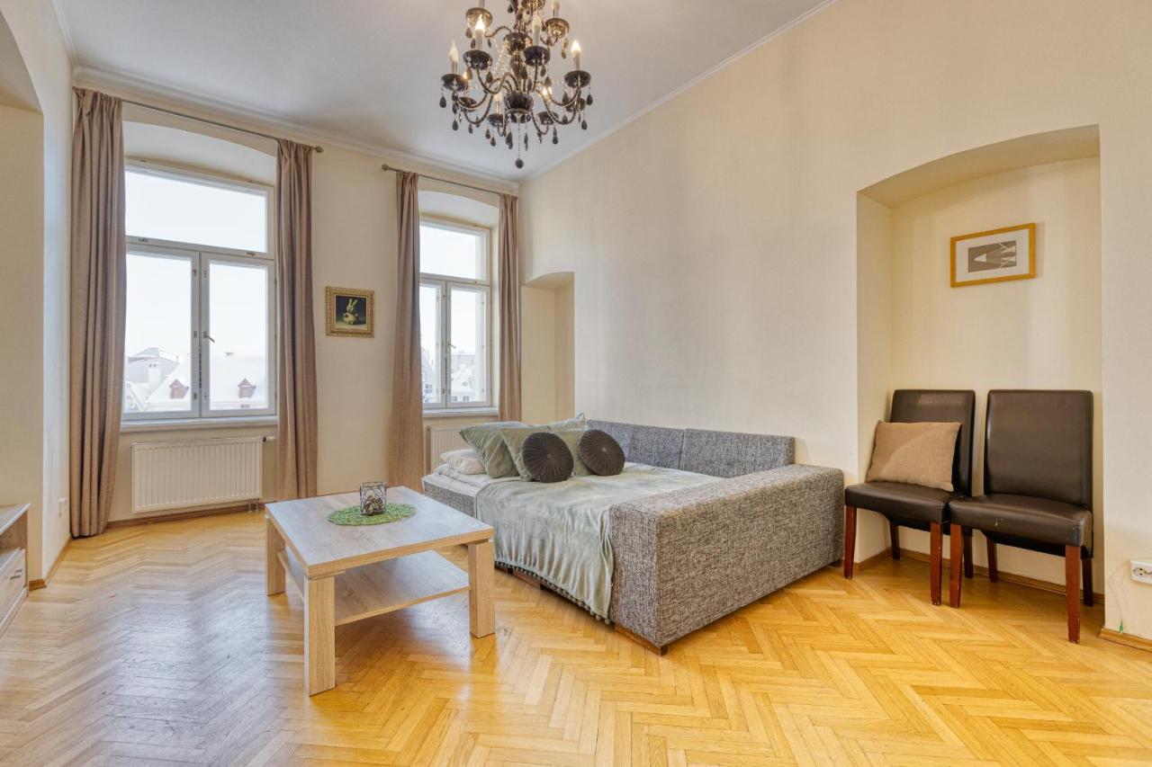 Historic Residence Apartments At Old Town Tallinn Exteriör bild