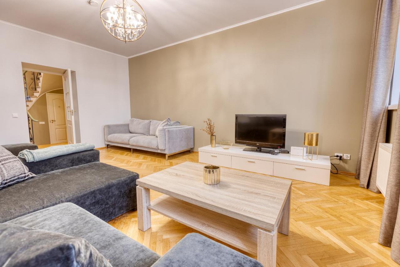 Historic Residence Apartments At Old Town Tallinn Exteriör bild