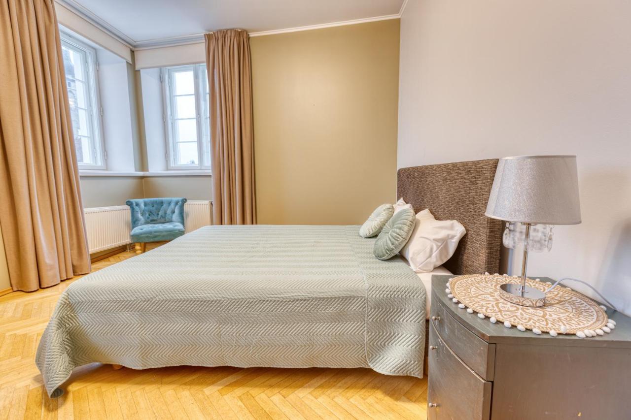 Historic Residence Apartments At Old Town Tallinn Exteriör bild