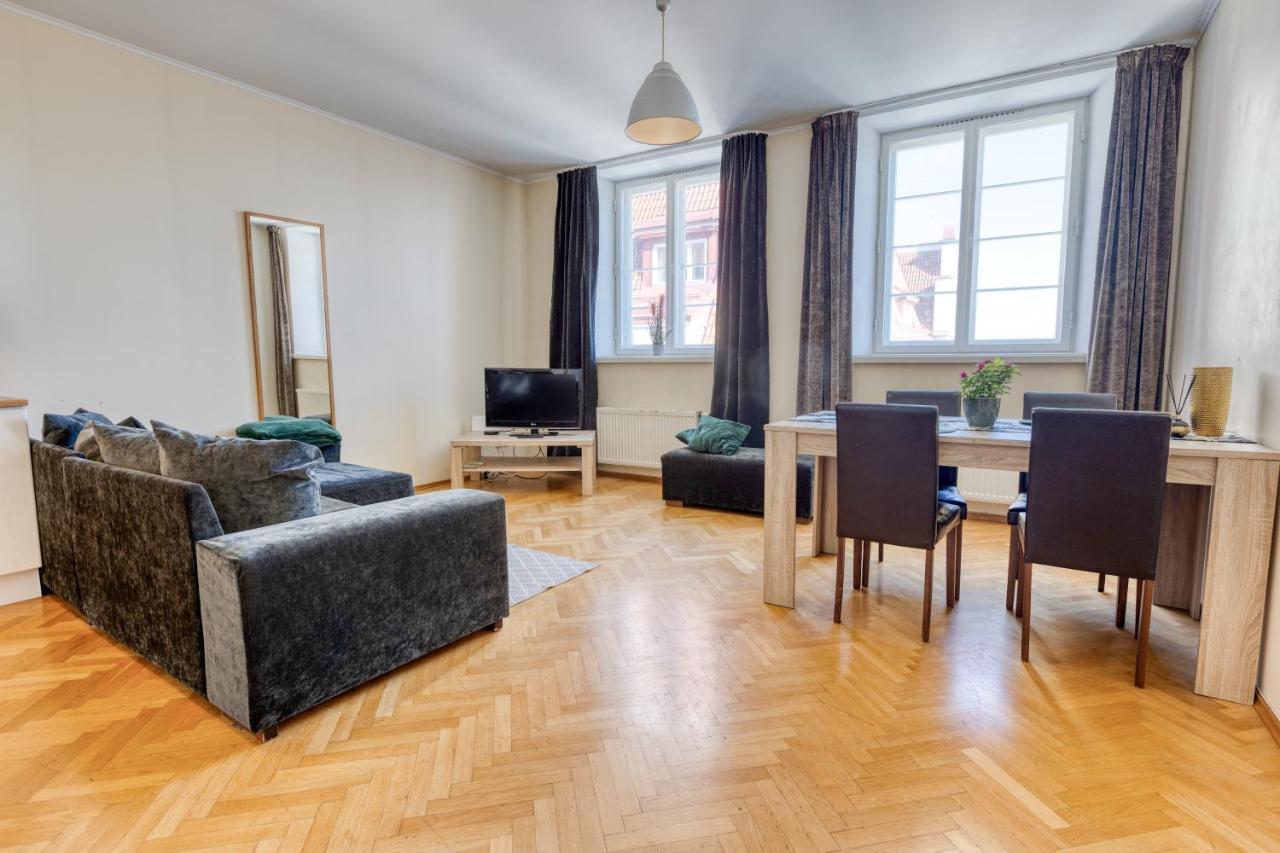 Historic Residence Apartments At Old Town Tallinn Exteriör bild