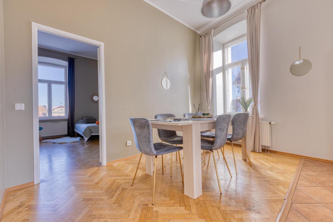 Historic Residence Apartments At Old Town Tallinn Exteriör bild