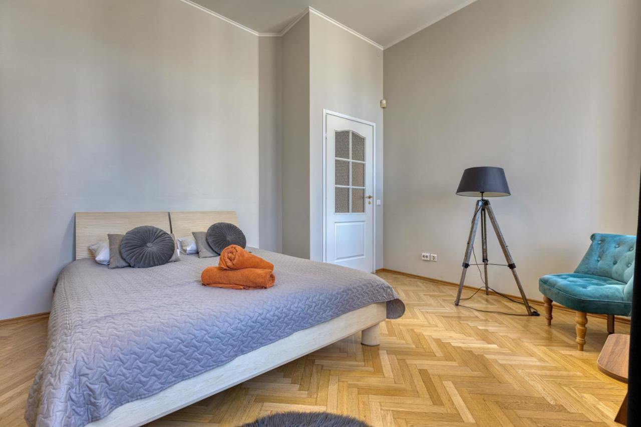 Historic Residence Apartments At Old Town Tallinn Exteriör bild